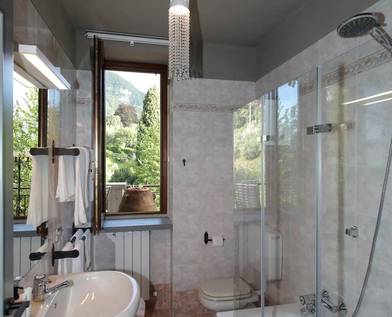Apartment Wonderful Lake Front Appartment Near Bellagio Limonta Italy
